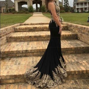 BLACK AND GOLD PROM DRESS